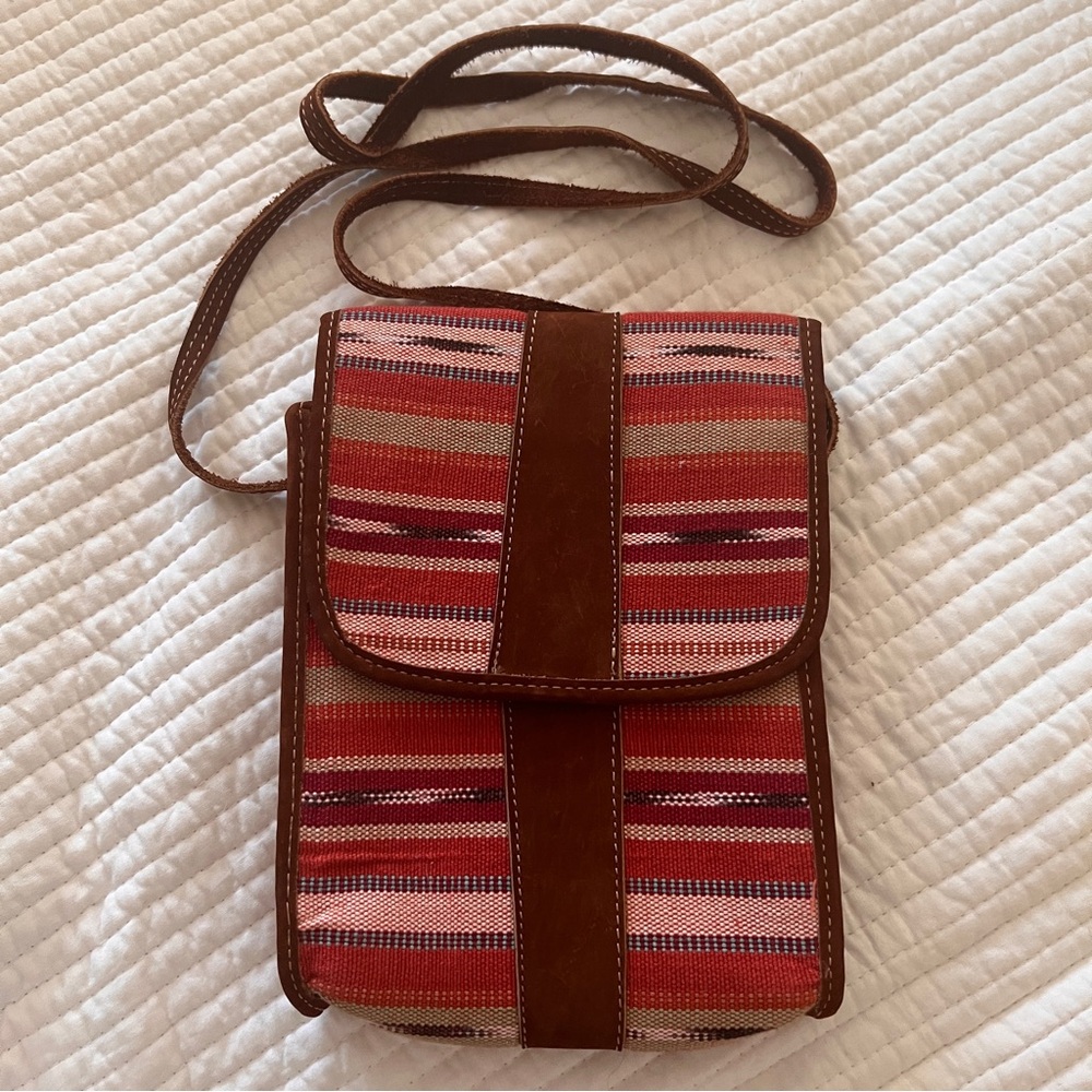 Aztec Inspired / Artisan Woven Guatemala Crossbody w/ Magnetic Closure